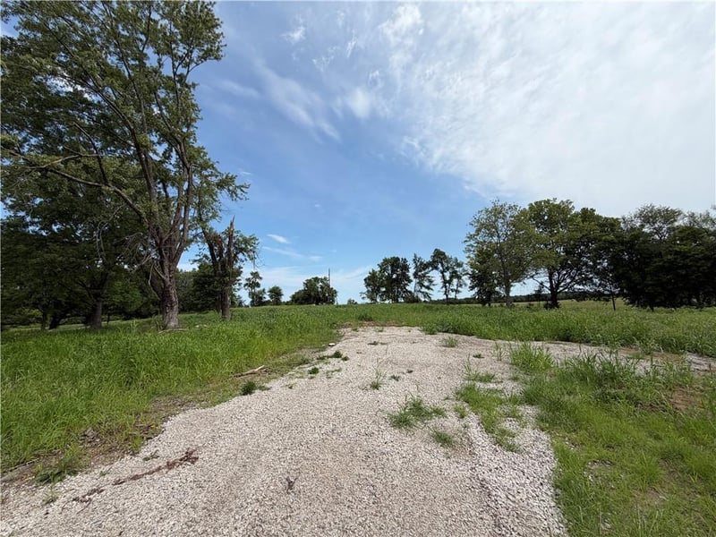 7169 Newton Rd, Odessa, MO 64075