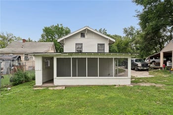 2034 Oakley Ave, Kansas City, MO 64127