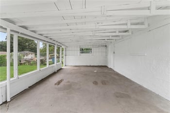 2034 Oakley Ave, Kansas City, MO 64127