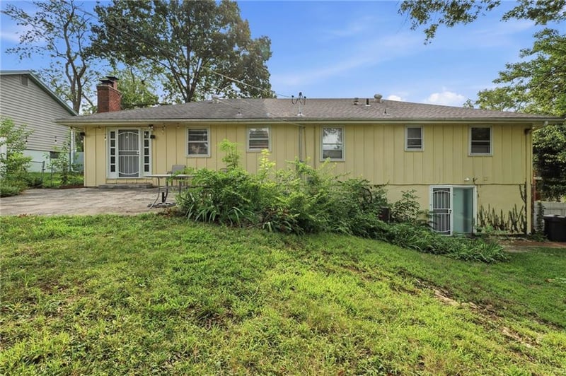 10936 Myrtle Ave, Kansas City, MO 64137
