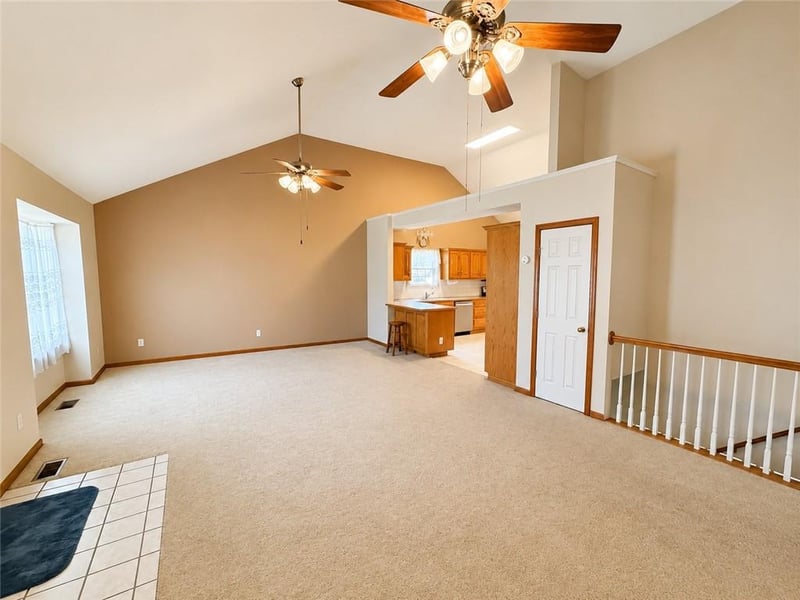 809 Graystone Dr, Grain Valley, MO 64029