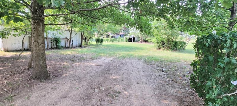 302 N Spruce St, Redfield, KS 66769