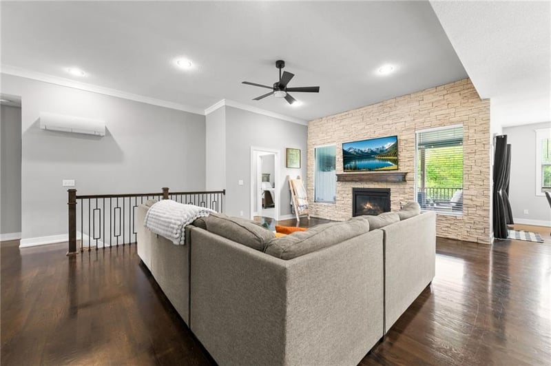 2104 Foxtail Dr, Kearney, MO 64060