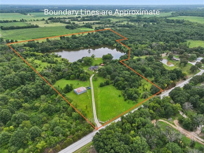 19715 S Hoover Rd, Pleasant Hill, MO 64080