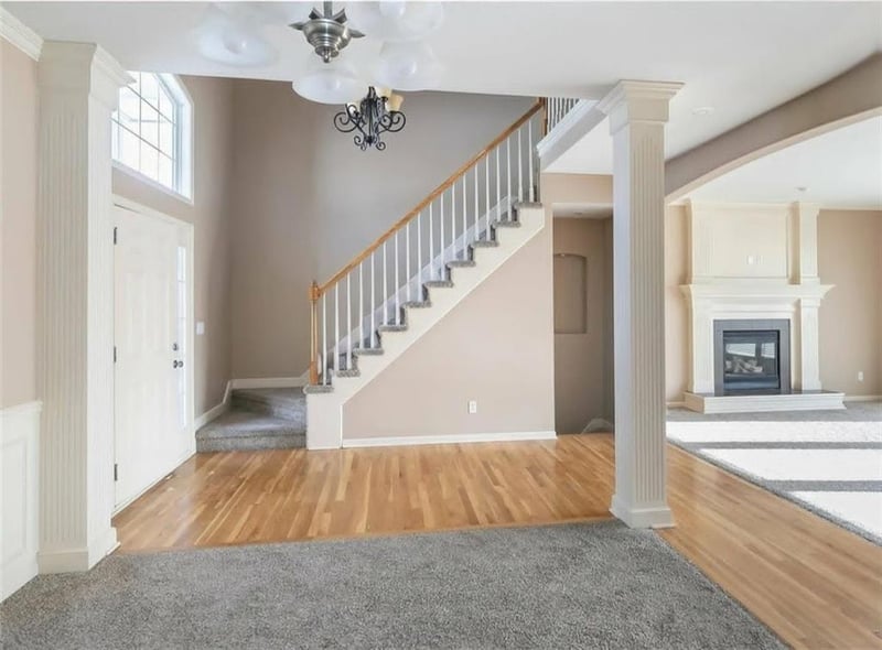 5701 Hidden Meadow Dr, Lee's Summit, MO 64064