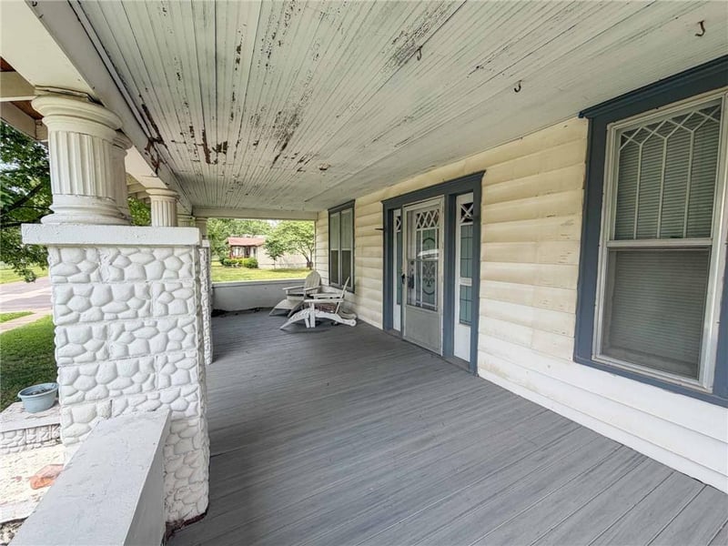 301 Elm St, Iola, KS 66749