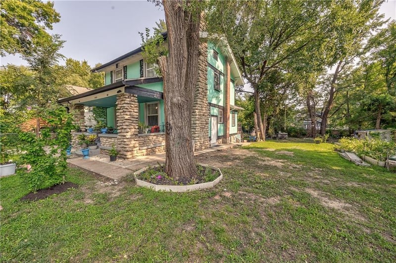 4015 E 67th Ter, Kansas City, MO 64132