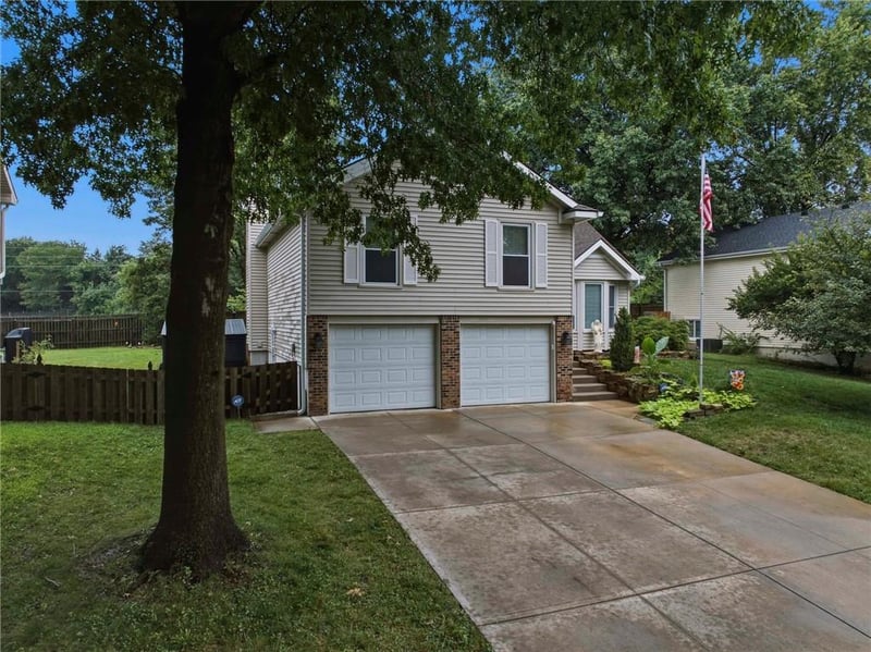 3536 Remington Ln, Leavenworth, KS 66048