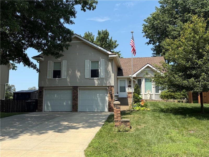 3536 Remington Ln, Leavenworth, KS 66048
