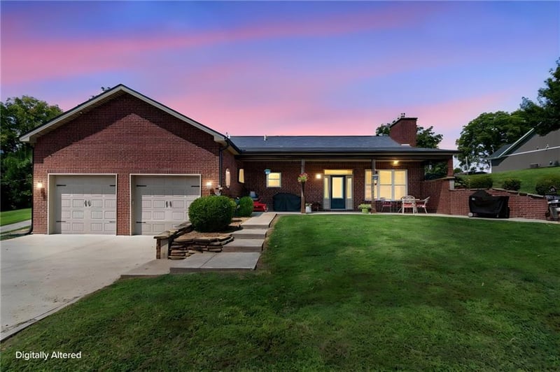 105 Maple St, Carrollton, MO 64633