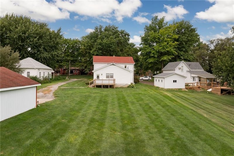 1414 Nebraska St, Mound City, MO 64470