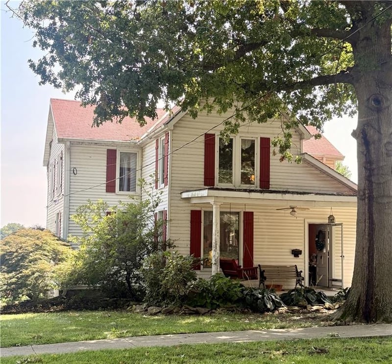 1414 Nebraska St, Mound City, MO 64470