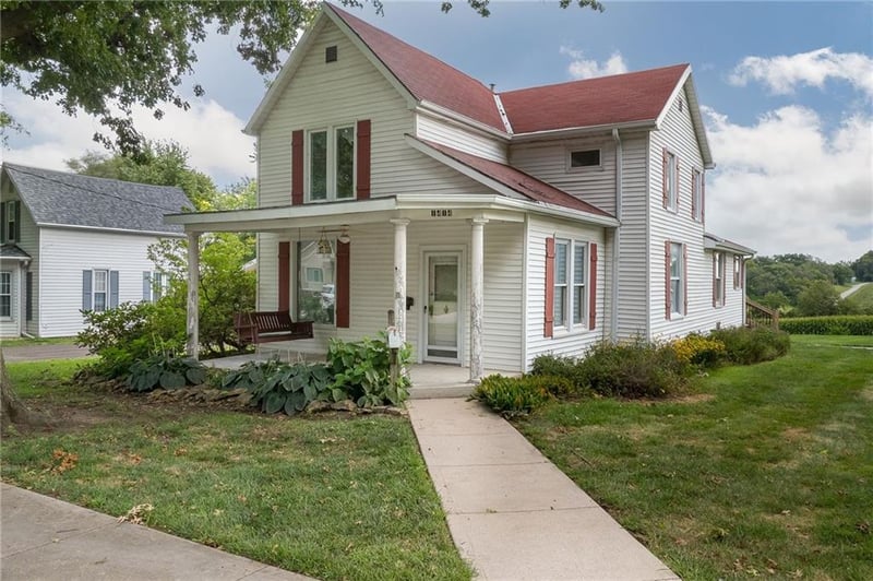 1414 Nebraska St, Mound City, MO 64470