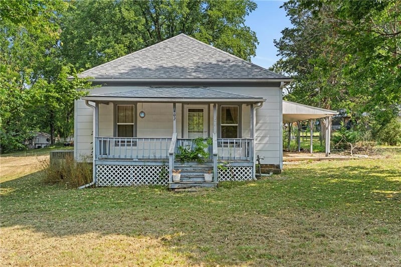402 Elm St, Dearing, KS 67340