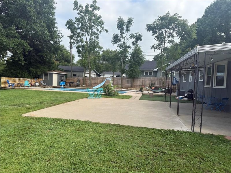 7011 State Route 371 Hw, St Joseph, MO 64504