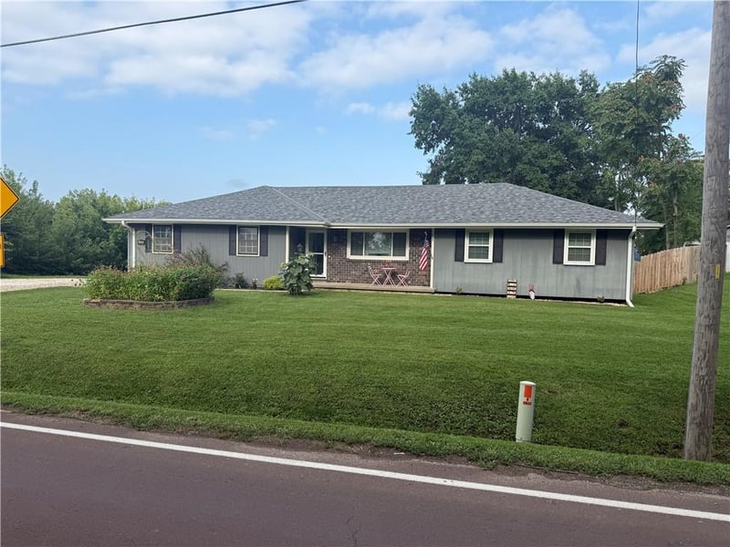 7011 State Route 371 Hw, St Joseph, MO 64504