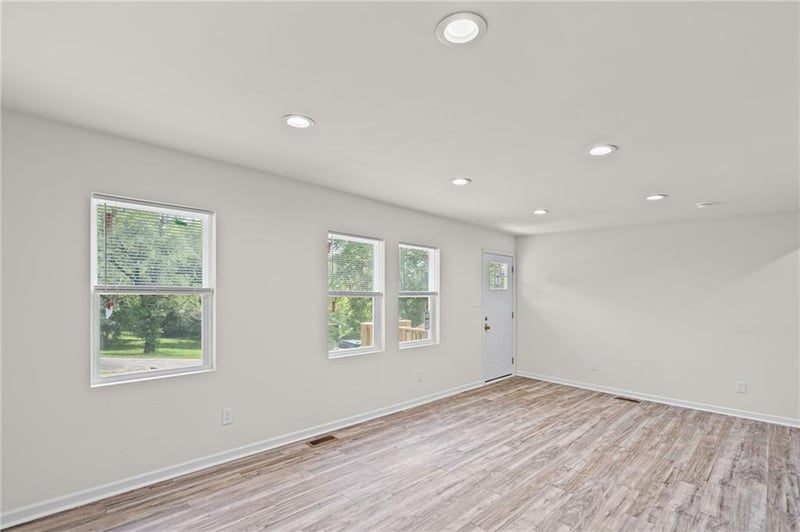 8428 Flora Ave, Kansas City, MO 64131