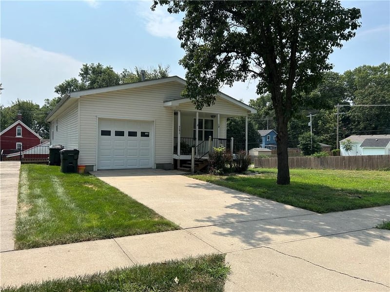 727 A - B Kiowa St, Leavenworth, KS 66048