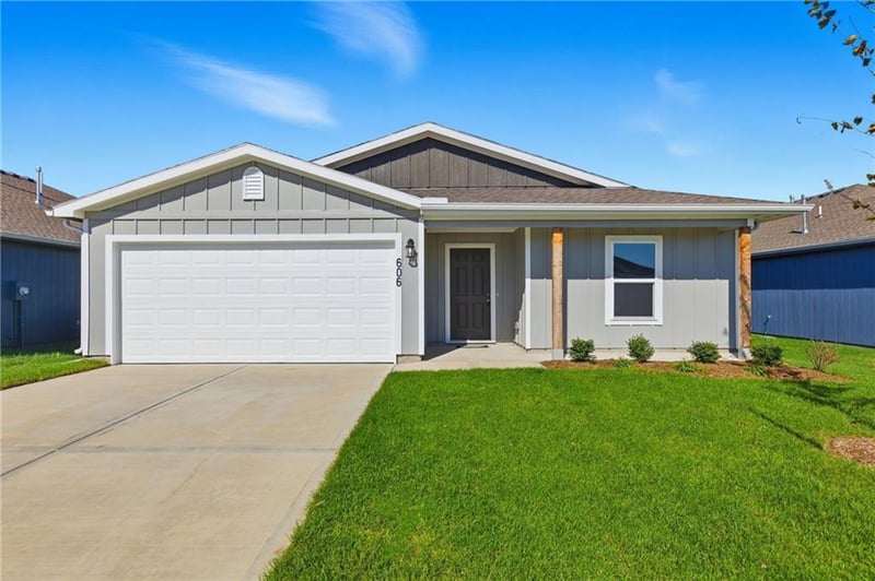 827 Pear St, Gardner, KS 66030