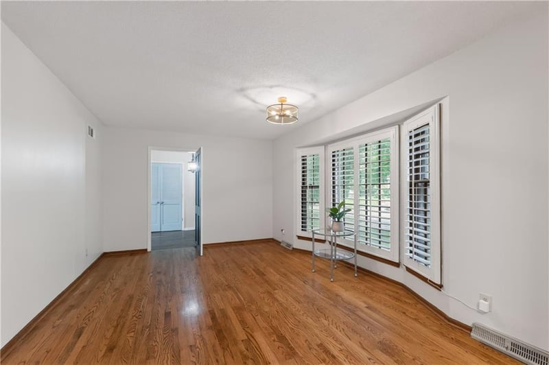 1704 NE 69th Ter, Gladstone, MO 64118