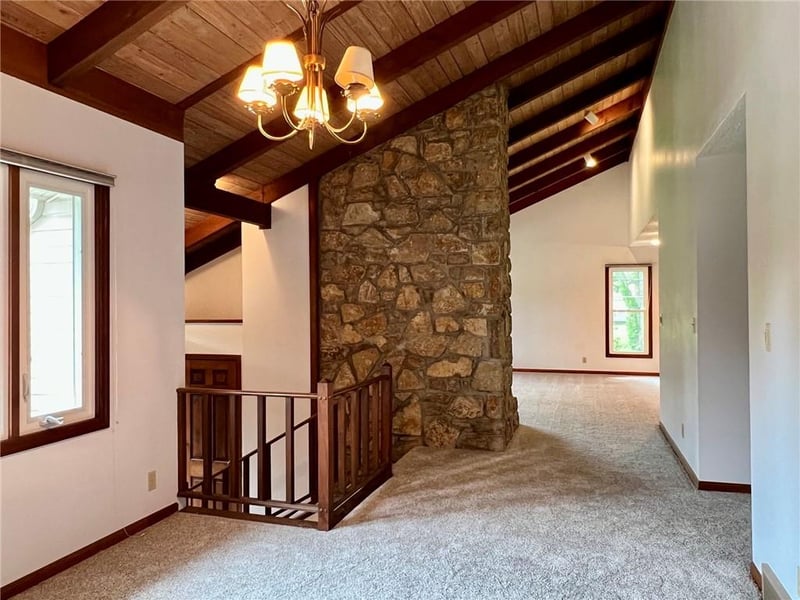 6001 W 68th St, Overland Park, KS 66204