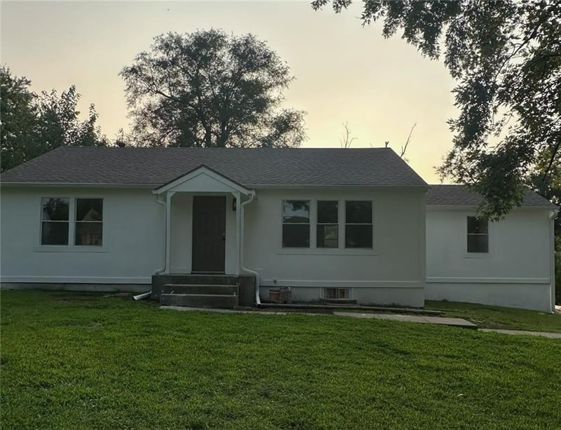 6300 Harris St, Raytown, MO 64133