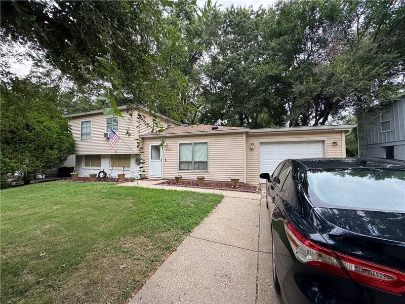 8612 92nd Ter, Kansas City, MO 64138