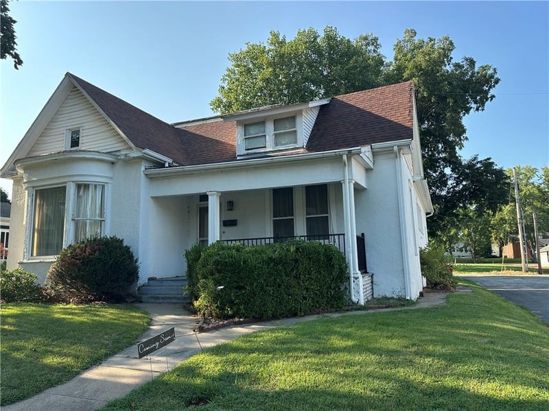 1712 South St, Lexington, MO 64067