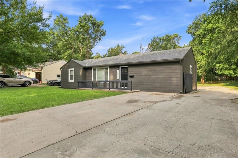 10518 Palmer Ave, Kansas City, MO 64134