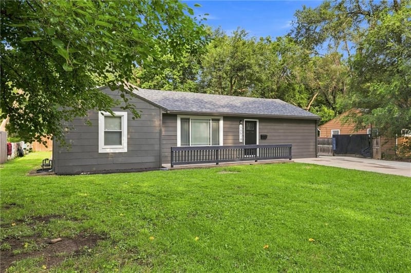 10518 Palmer Ave, Kansas City, MO 64134