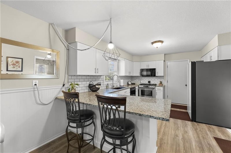 306 8th St, Wellsville, KS 66092