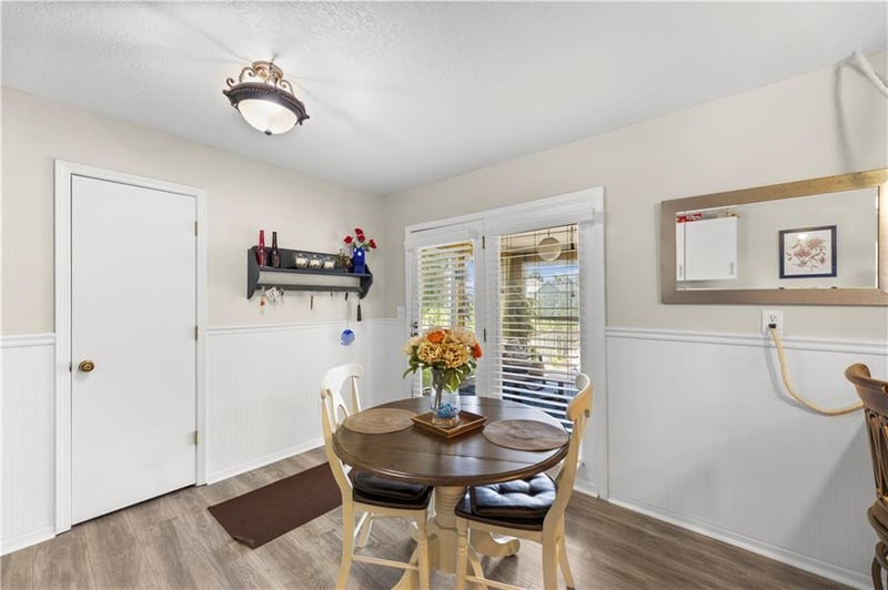 306 8th St, Wellsville, KS 66092