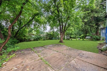 6715 Walrond Ave, Kansas City, MO 64132