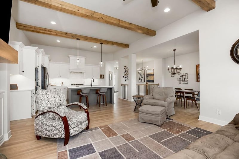 10705 N Bell St, Kansas City, MO 64155