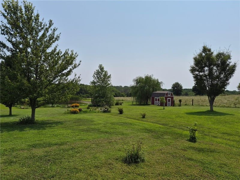 32113 359th St, Osawatomie, KS 66064
