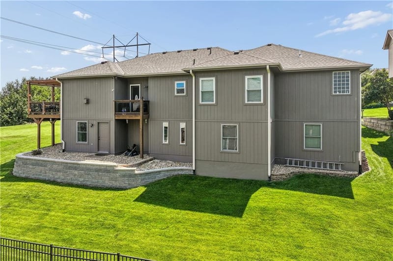 19556 105th Ter, Olathe, KS 66061
