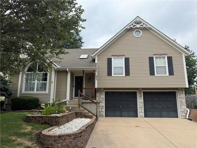 427 Franklin Ct, Blue Springs, MO 64014