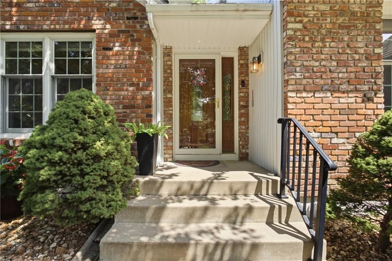 13704 75th Ter, Lenexa, KS 66216