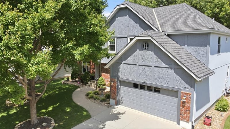 13704 75th Ter, Lenexa, KS 66216