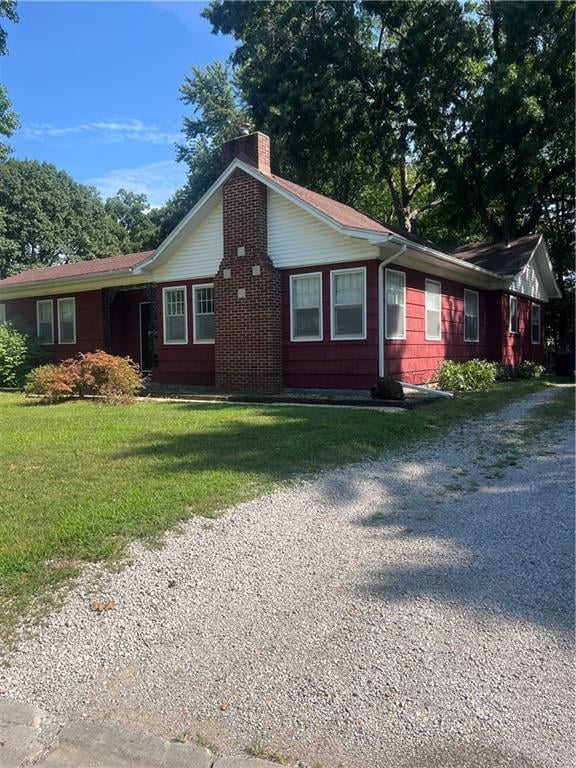 103 12th St, Higginsville, MO 64037
