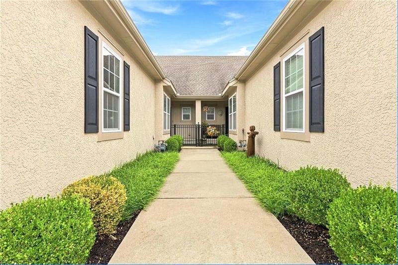 2511 107th Ter, Kansas City, MO 64155