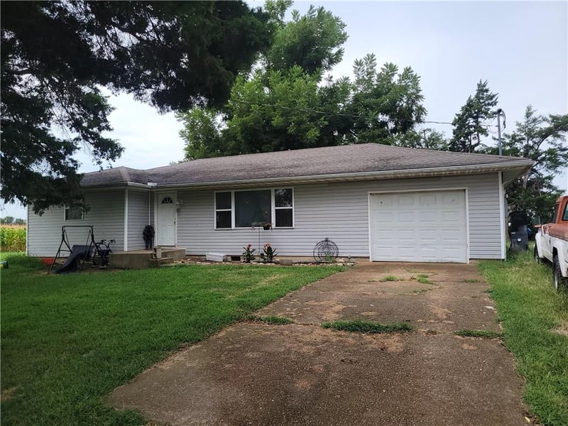 809 Western Ave, Girard, KS 66743