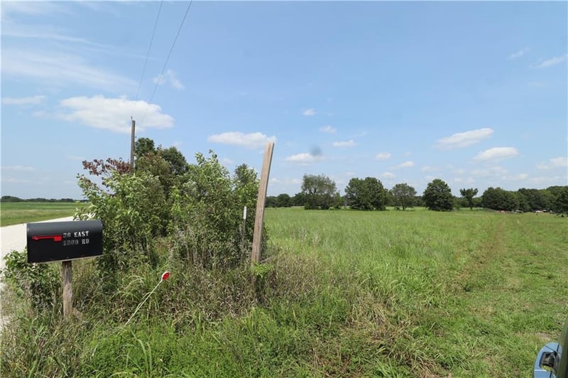36 1200th Rd, Baldwin City, KS 66006