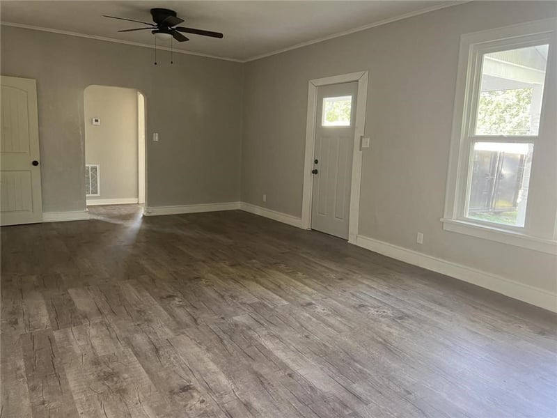 29 Ball St, Webb City, MO 64870
