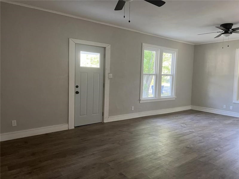 29 Ball St, Webb City, MO 64870