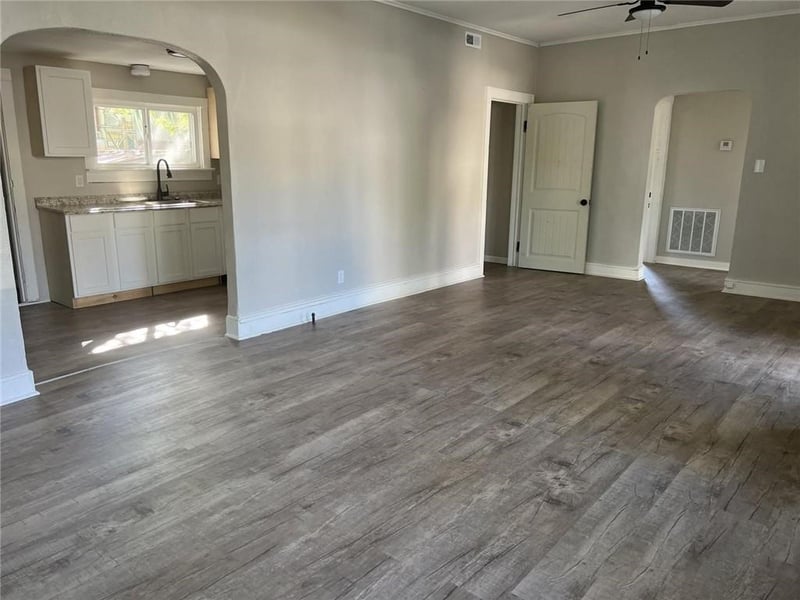 29 Ball St, Webb City, MO 64870