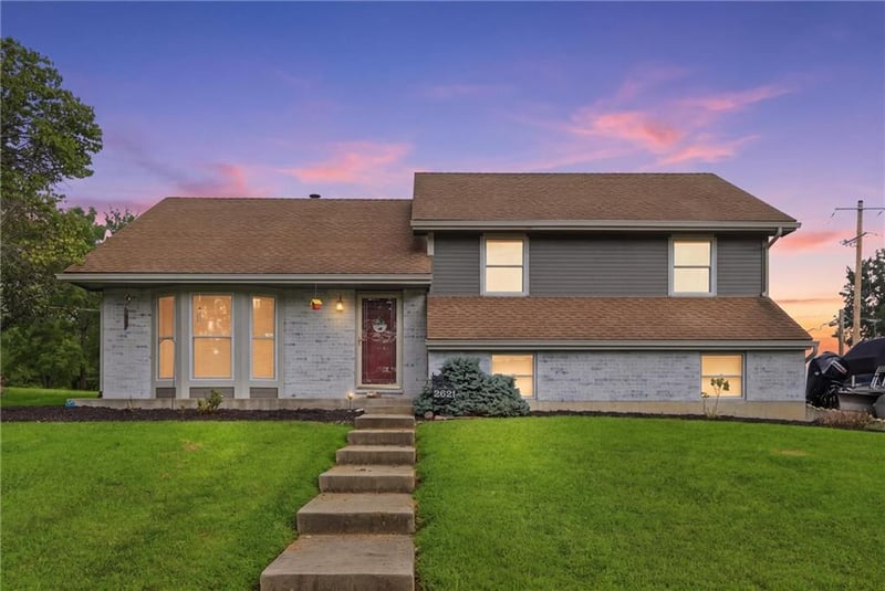 2621 22nd Ter, Leavenworth, KS 66048