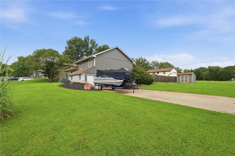 2621 22nd Ter, Leavenworth, KS 66048