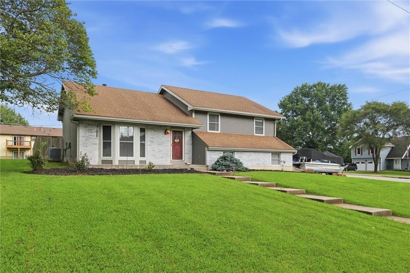 2621 22nd Ter, Leavenworth, KS 66048
