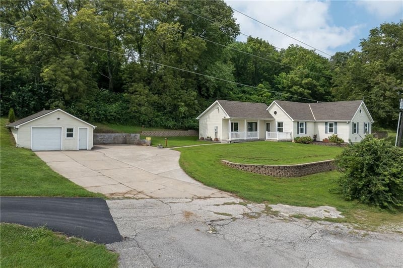 9406 SW State Route Jj N/A, St Joseph, MO 64504